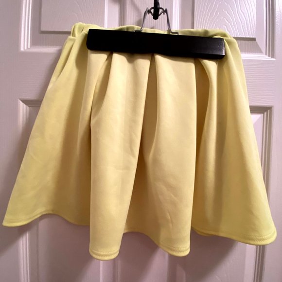 Neon (more neon in person) Yellow Skater Skirt from BooHoo - Picture 2 of 3
